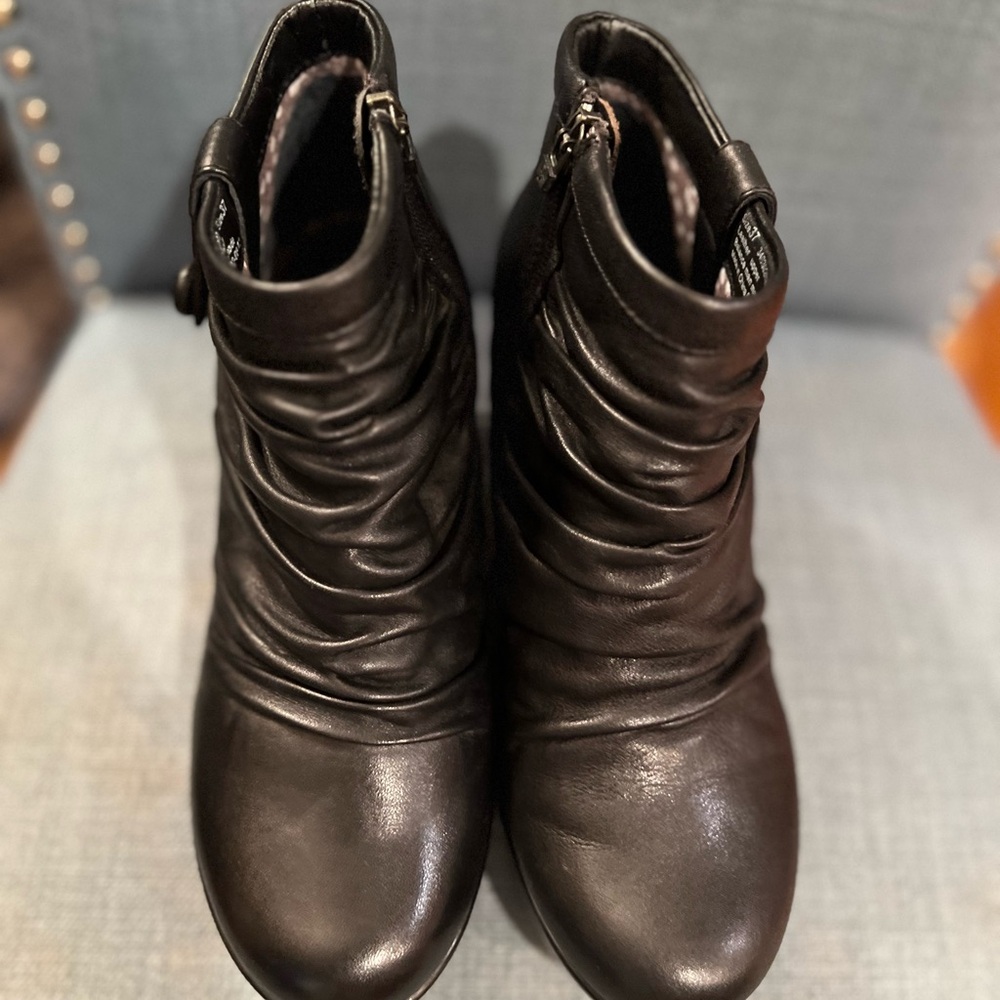 Dansko Buffy Ruched Leather Ankle Boots - Picture 4 of 10